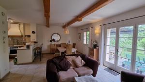 Køkken eller tekøkken på Villa au golf de St-Endréol