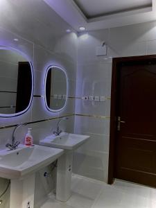 Phòng tắm tại منتجع مرايا