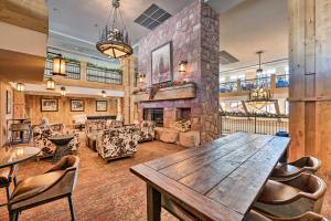 Gallery image of Spacious Ski In and Ski Out Condo with Fireplace and View in Park City