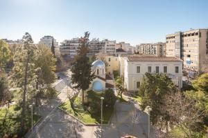雅典Superb Acropolis view 3bd apt in historical center的鸟瞰城市建筑