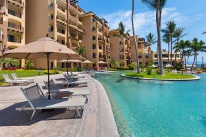 Bazén v ubytování Villa Del Palmar Flamingos Beach Resort & Spa nebo v jeho okolí