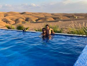 Piscina di Agafay Luxury camp o nelle vicinanze