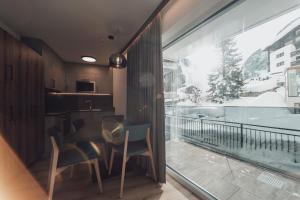 A balcony or terrace at Alpenheim Apartment Ischgl