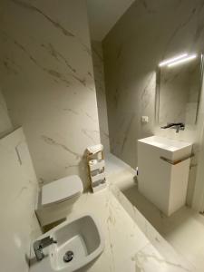 A bathroom at Villa Castello only room