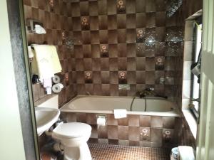 A bathroom at Hotel zur guten Quelle