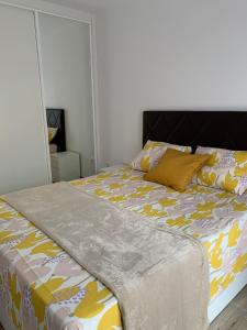 En eller flere senge i et værelse på La Brisa del Mar - Piscina y Terraza
