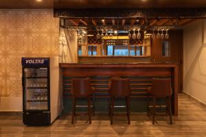 Lounge o bar area sa Aloka Resort