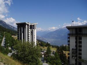 O vedere generală la munți sau o vedere la munte luată de la acest apartament