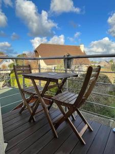 Μπαλκόνι ή βεράντα στο Appartement cosy sous les toits +13 φωτογραφίες