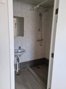 Bilik mandi di Gil guesthouse