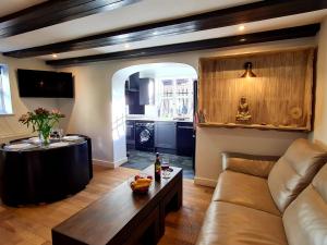 Khu vực ghế ngồi tại Speedy's Cottage - Cyanacottages