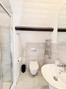 Phòng tắm tại Speedy's Cottage - Cyanacottages +21 ảnh