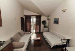 Afbeelding uit fotogalerij van Mijovic Apartments in Budva