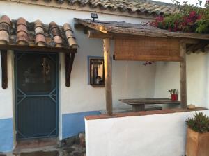 Zdjęcie z galerii obiektu Encanto Rural con Jardín privado y Chimenea w mieście Facinas