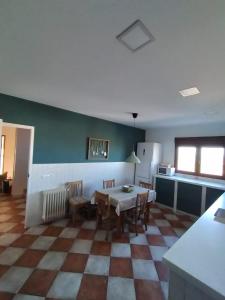A seating area at Puerta Laguna - Casa con parcela