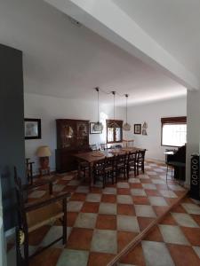 A seating area at Puerta Laguna - Casa con parcela
