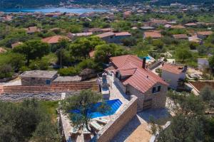 Pohľad z vtáčej perspektívy na ubytovanie Dalmatian stone Villa Burica