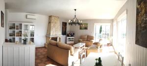 A seating area at Villa yasleni