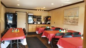 Εστιατόριο ή άλλο μέρος για φαγητό στο Adobe Sands Motel