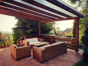 A seating area at Panorama Home