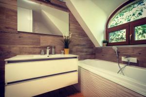 A bathroom at Panorama Home