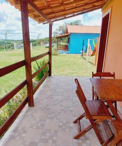 Zahrada ubytování Chalé Anjo Gabriel II em São Tomé das Letras