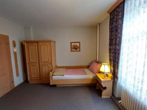 Krevet ili kreveti u jedinici u okviru objekta 3 Raben - Leoben - Zimmer für Geschäftsreisende, Urlauber, Monteure und Handwerker, Polski Pensjonat Austria
