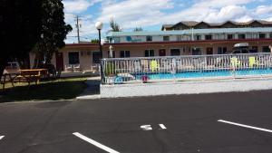 Piscina di Swiss Sunset Inn o nelle vicinanze