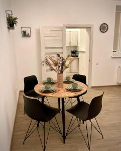 Φωτογραφία από το άλμπουμ του В САМОМУ ЦЕНТРІ МІСТА, ЗДАЮТЬСЯ В ПОДОБОВУ ОРЕНДУ, АПАРТАМЕНТИ ZONEofCOMFORT σε Chernivtsi +18 φωτογραφίες