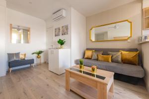 Zdjęcie z galerii obiektu SWEET DREAMS APARTMENT NEAR PUERTA DEL SOL w Madrycie