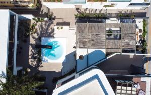 Бассейн в Dyo Suites или поблизости