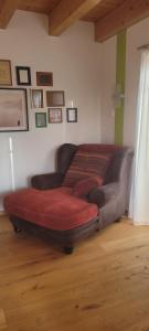 A seating area at In der alten Gärtnerei B&B