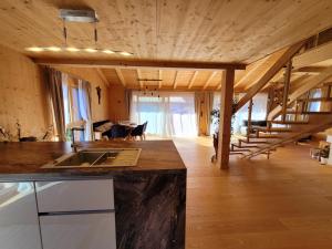 Kuchnia lub aneks kuchenny w obiekcie Ferienwohnung Anna Salzburg Grödig
