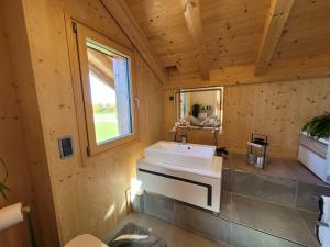 Łazienka w obiekcie Ferienwohnung Anna Salzburg Grödig