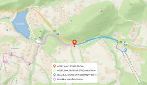 un mapa de una carretera con un marcador rojo en Apartmány stará škola en Horní Bečva