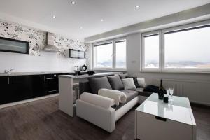 Η κουζίνα ή μικρή κουζίνα στο Great Apartment Blck&Wht near center & own parking