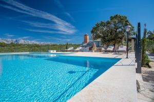 Bazén v ubytování Olive Park House Brač nebo v jeho okolí
