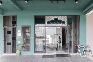 Gallery image of OYO 90399 Green Home Hotel syariah in Sepang
