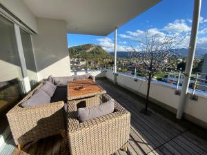 Fotografie z fotogalerie ubytování Luxus Penthouse Bregenz Feldmoos mit Whirlpool & riesen Terrasse, nahe Festspiele v destinaci Bregenz