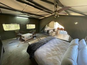 Galeriebild der Unterkunft Newburg Lodge & Luxury Bush Tents, Elements Private Golf Reserve in Moheme