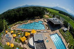 Bazén v ubytování Hotel Gasthof Moosleitner nebo v jeho okolí
