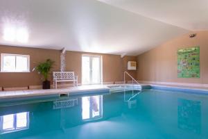 Bassein majutusasutuses Middlewick Holiday Cottages või selle lähedal