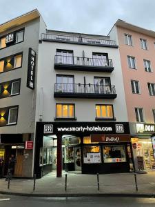 Gallery image of SMARTY Cologne Dom Hotel - Boardinghouse - KONTAKTLOSER SELF CHECK-IN in Cologne