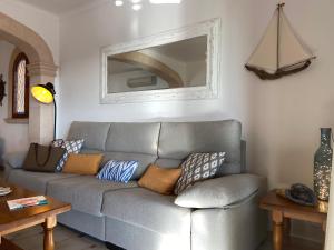 Posezení v ubytování "Es Vell Marí" Casa en primera línea con vistas al mar, parking privado y WiFi
