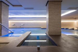 Piscina di Smy Carlos V Wellness & Spa Alghero o nelle vicinanze