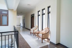 Istumisnurk majutusasutuses Urbanview Hotel de Kopen Malang by RedDoorz