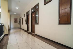 Foto sihtkohas Malang asuva majutusasutuse Urbanview Hotel de Kopen Malang by RedDoorz galeriist