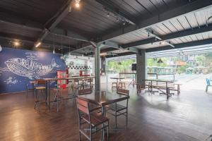 Ресторан / й інші заклади харчування у Urbanview Hotel Sagara Bogor