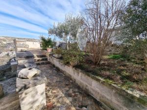Kebun di luar Torretta ai Sassi