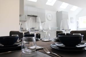 Příslušenství pro přípravu čaje a kávy v ubytování Abingdon - Private Flat with Garden & Parking 10
